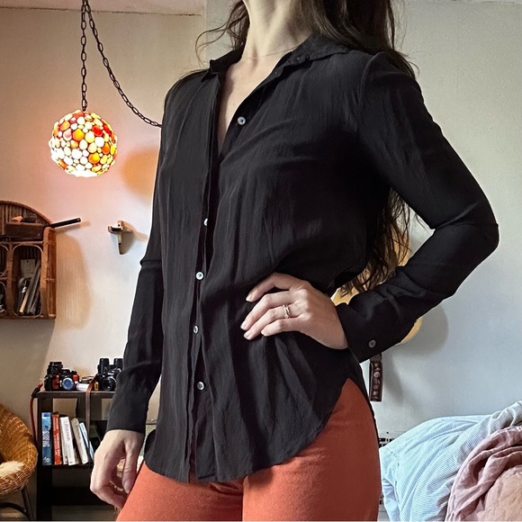 Everlane Washable Silk Buttondown - Black - 00 - Picture 2 of 2